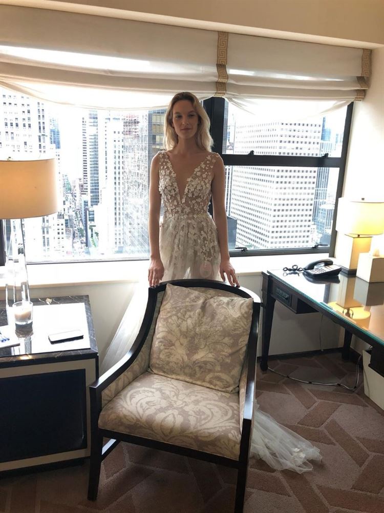 גדולה מהחיים: ליז מרטינז בקולקציה חדשה 4