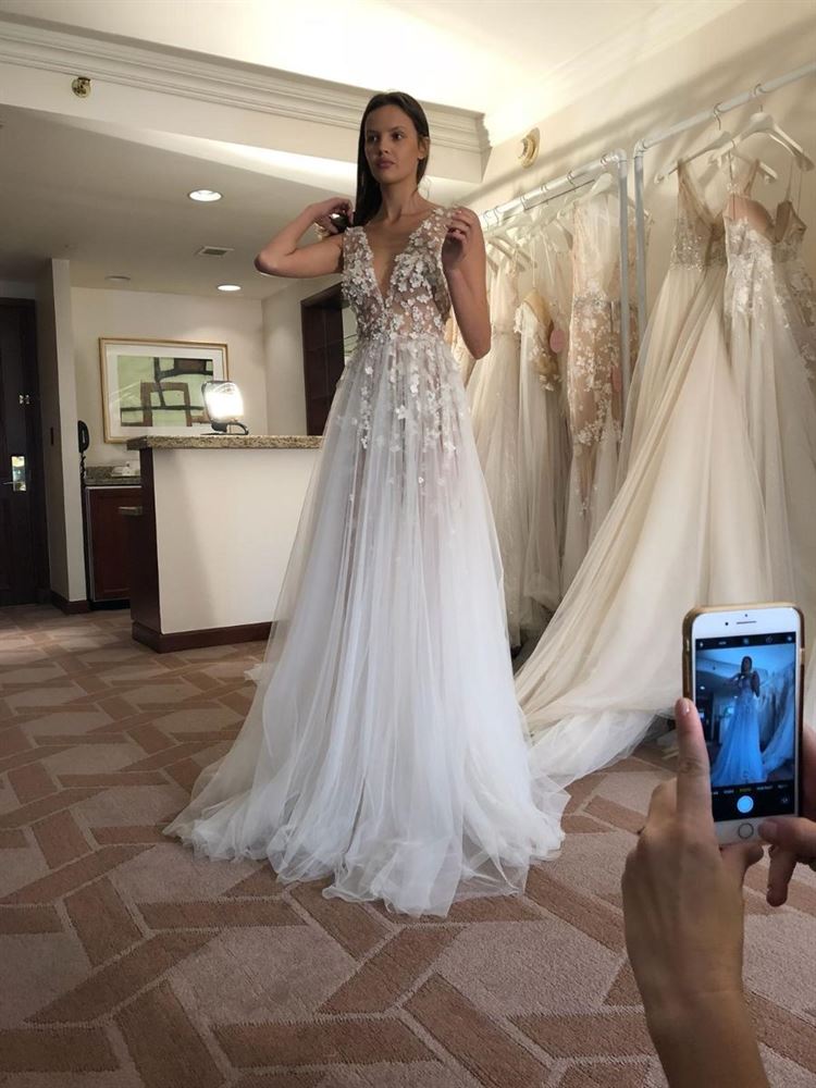 גדולה מהחיים: ליז מרטינז בקולקציה חדשה 5