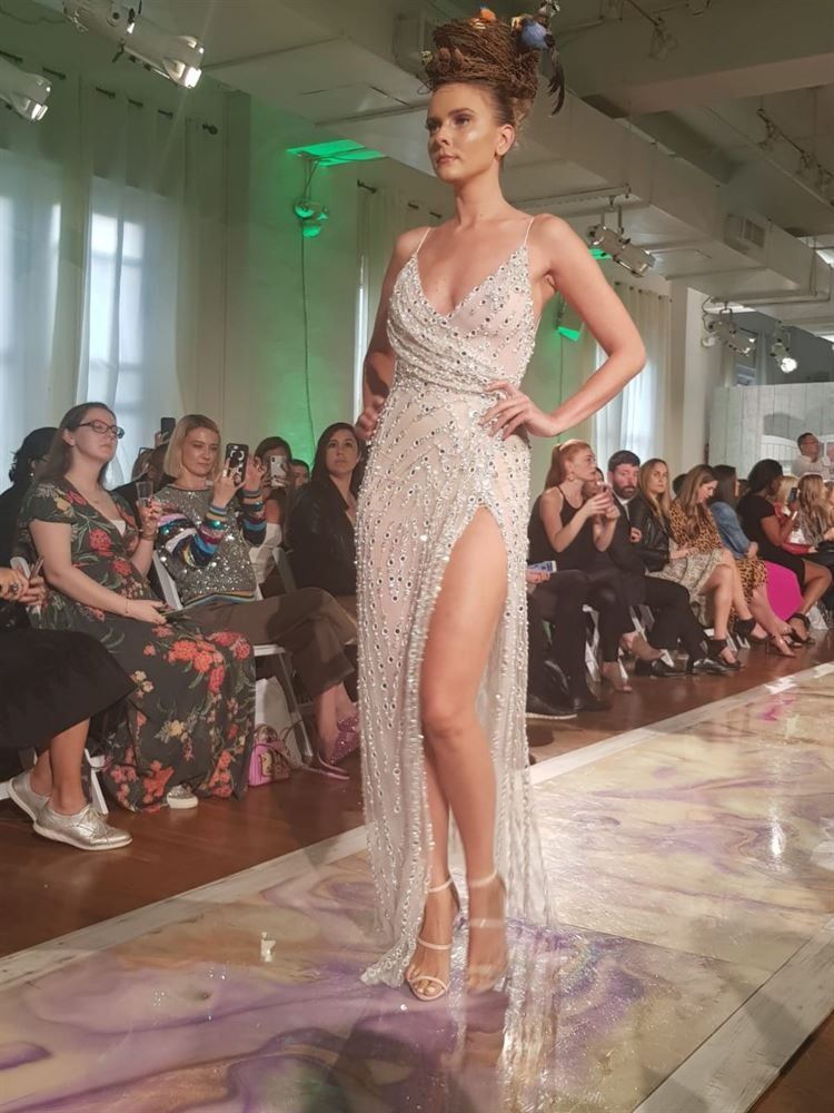 New York Glam: השמלות הכי מנצנצות בשבוע האופנה לכלות 5