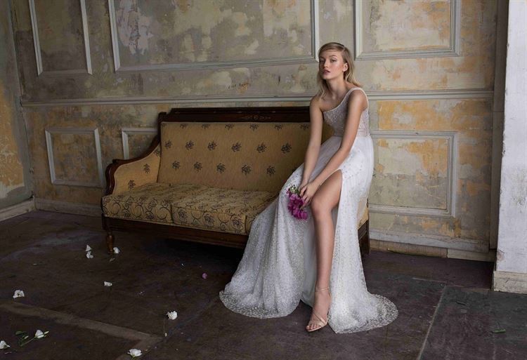 New York Glam: השמלות הכי מנצנצות בשבוע האופנה לכלות 8