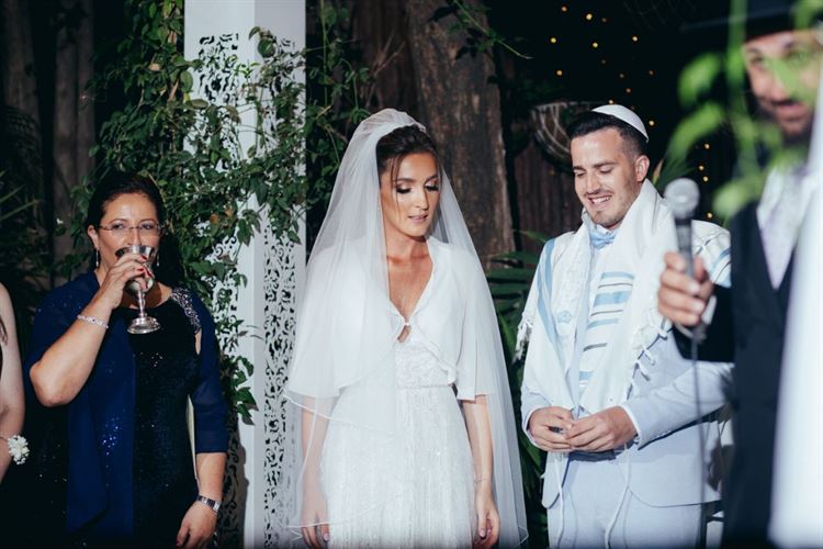 הצעה קורעת: הפדיחה הכי גדולה של המאורסות 17