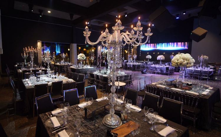 חשיבה והתעמקות בדיטיליים המזעריים ביותר שמרכיבים תמונה כובשת (צילום: אריק קרמינסקי)