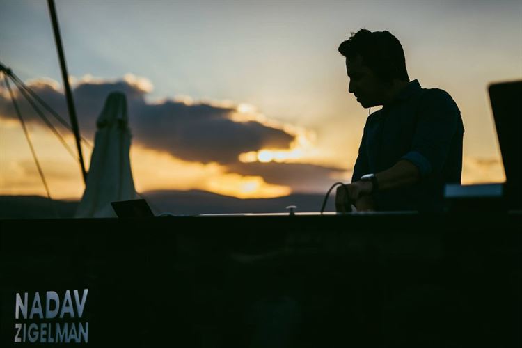 פסטיבל של אהבה: חתונת השטח הכי צבעונית שתכירו 38