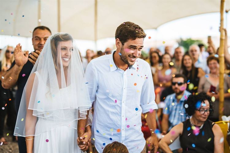 פסטיבל של אהבה: חתונת השטח הכי צבעונית שתכירו 32