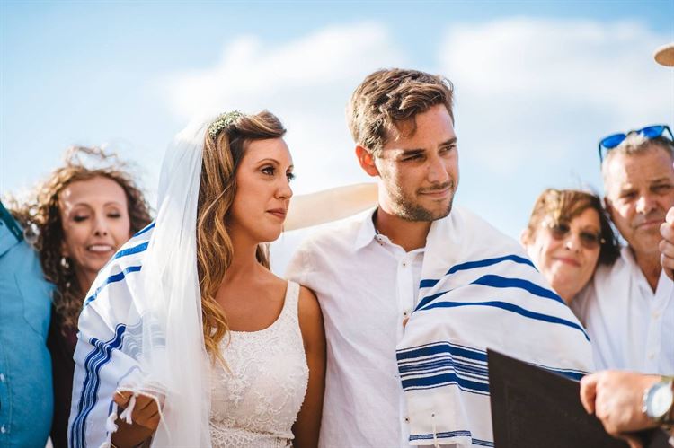 פסטיבל של אהבה: חתונת השטח הכי צבעונית שתכירו 35