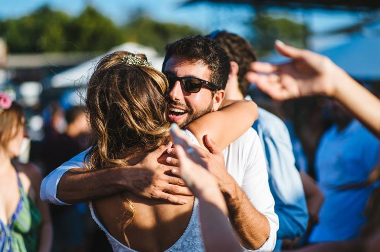 פסטיבל של אהבה: חתונת השטח הכי צבעונית שתכירו 37