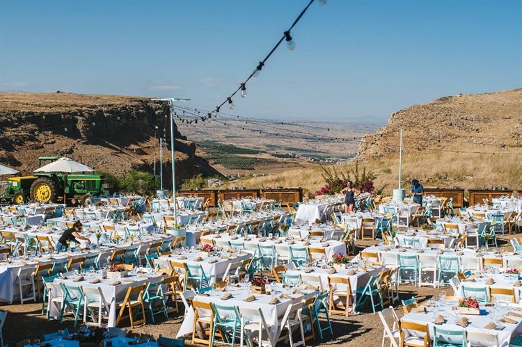 פסטיבל של אהבה: חתונת השטח הכי צבעונית שתכירו 2