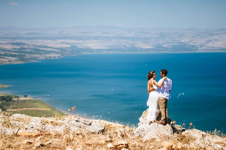 פסטיבל של אהבה: חתונת השטח הכי צבעונית שתכירו 12