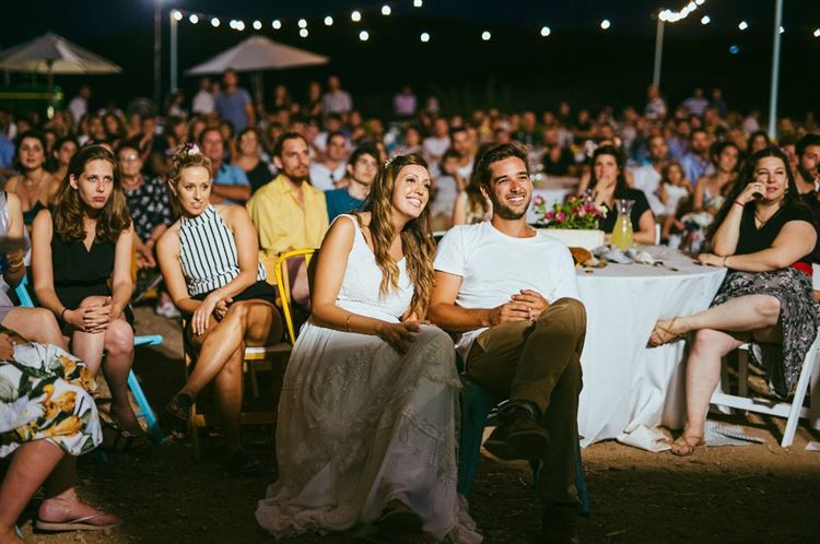 פסטיבל של אהבה: חתונת השטח הכי צבעונית שתכירו 40