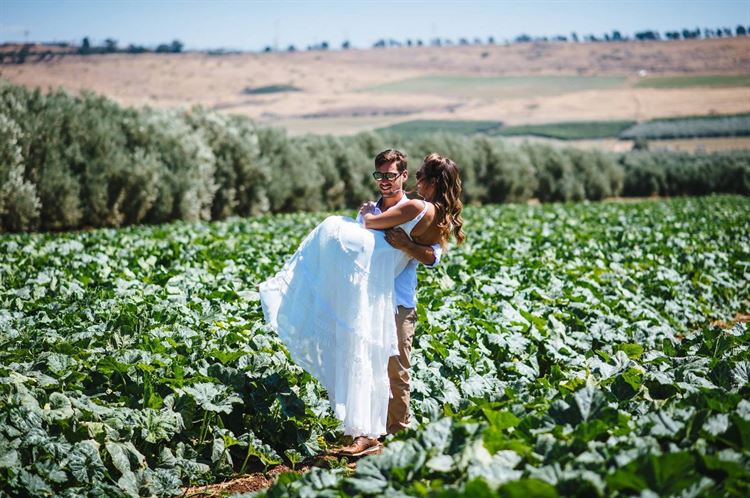 פסטיבל של אהבה: חתונת השטח הכי צבעונית שתכירו 3
