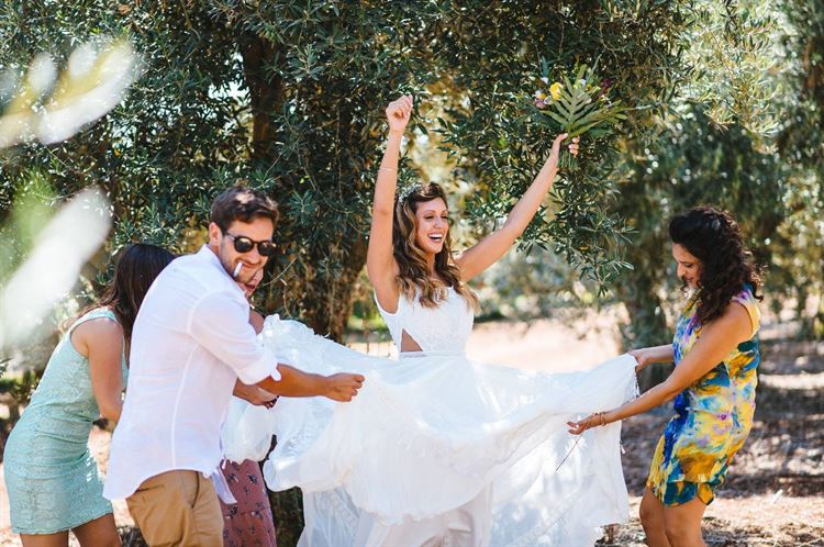 פסטיבל של אהבה: חתונת השטח הכי צבעונית שתכירו 17