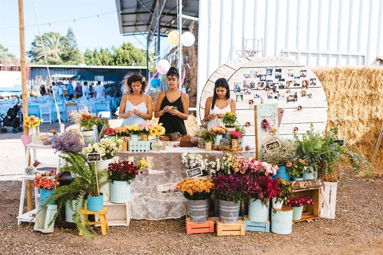 פסטיבל של אהבה: חתונת השטח הכי צבעונית שתכירו 25