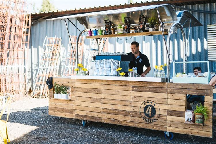 פסטיבל של אהבה: חתונת השטח הכי צבעונית שתכירו 26