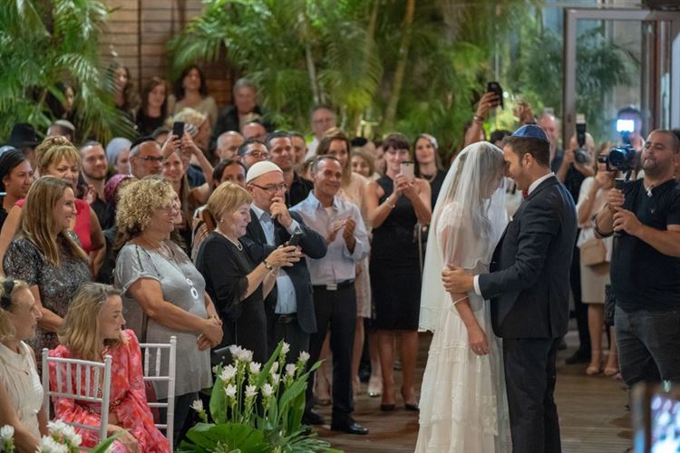 איך הופכים רווק תל אביבי מושבע לרומנטיקן חסר תקנה? 25