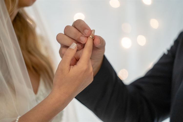 איך הופכים רווק תל אביבי מושבע לרומנטיקן חסר תקנה? 27