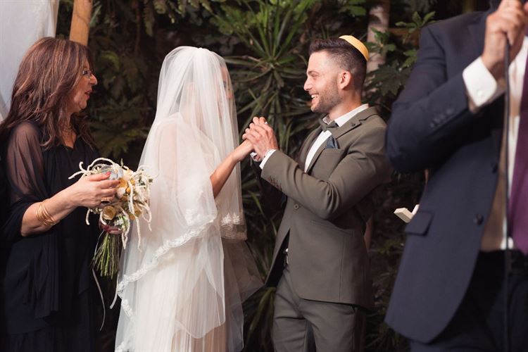 לא יאומן כי יסופר: הצעת הנישואין ששברה את כל הכללים 18