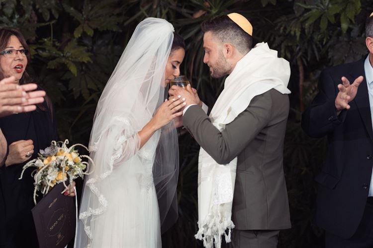 לא יאומן כי יסופר: הצעת הנישואין ששברה את כל הכללים 20