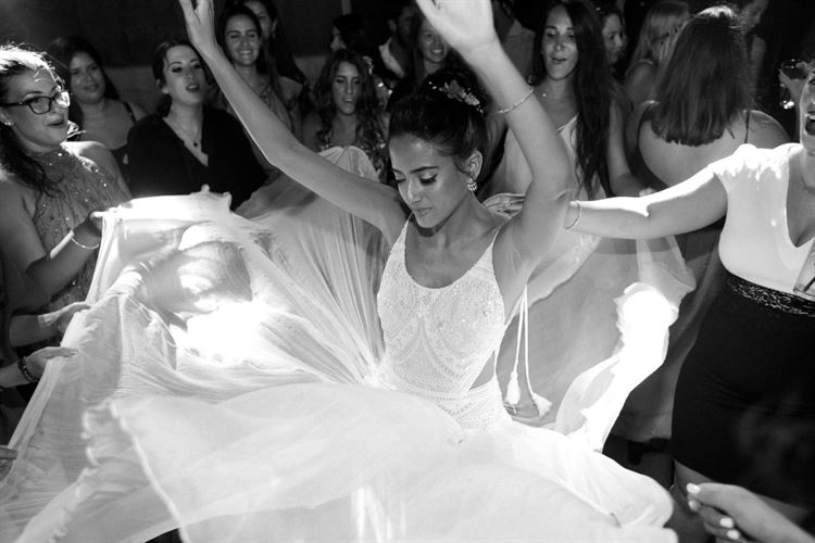 לא יאומן כי יסופר: הצעת הנישואין ששברה את כל הכללים 24