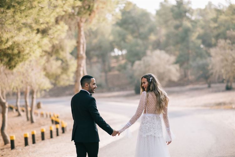 לילה באיביזה: מסיבת חתונה בווליום גבוה 7