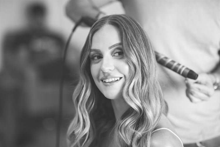 לילה באיביזה: מסיבת חתונה בווליום גבוה 4