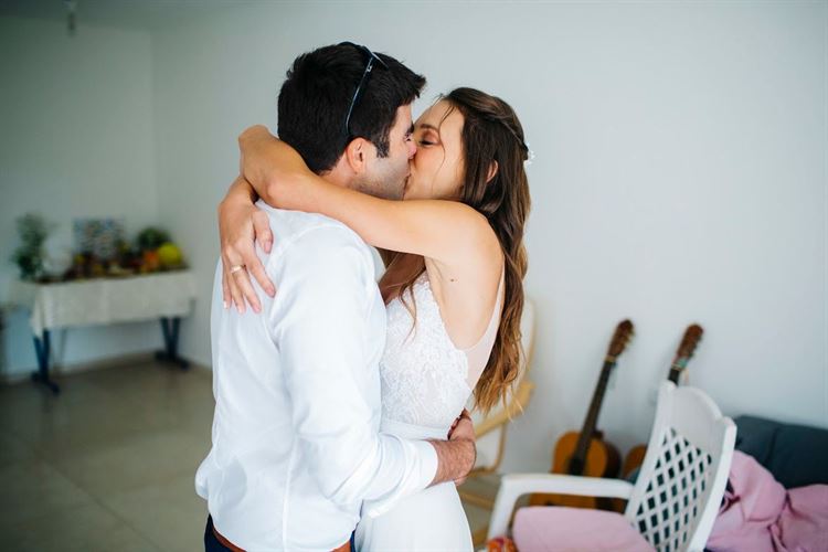 מים צוננים באמצע המדבר: הסיפור שישאיר אתכם צמאים לעוד 10