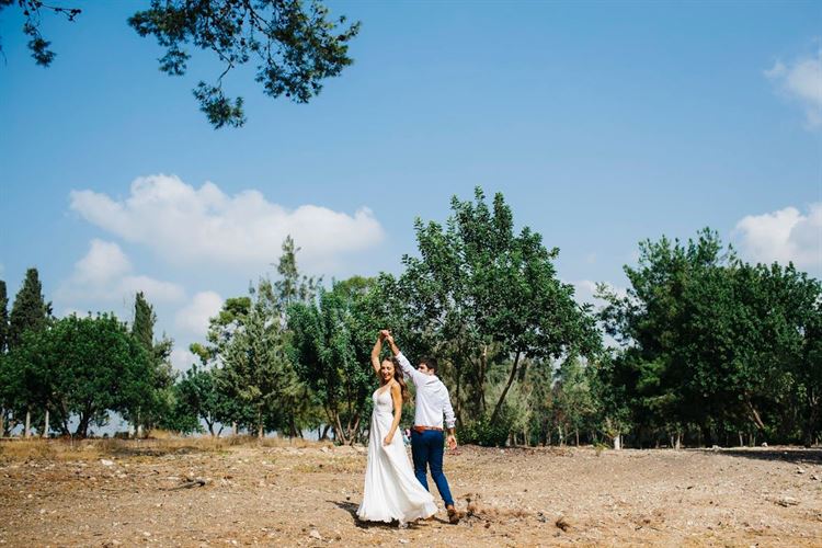 מים צוננים באמצע המדבר: הסיפור שישאיר אתכם צמאים לעוד 14