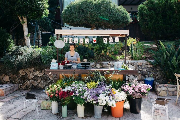 מים צוננים באמצע המדבר: הסיפור שישאיר אתכם צמאים לעוד 17