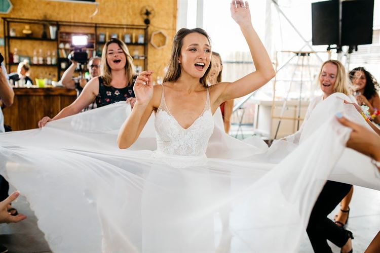 מים צוננים באמצע המדבר: הסיפור שישאיר אתכם צמאים לעוד 24