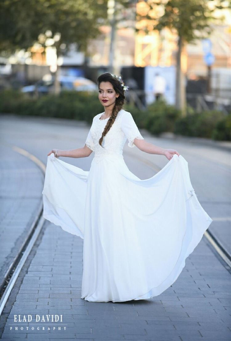 השילוב המדויק בין צניעות וסטייל בשמלות כלה 4