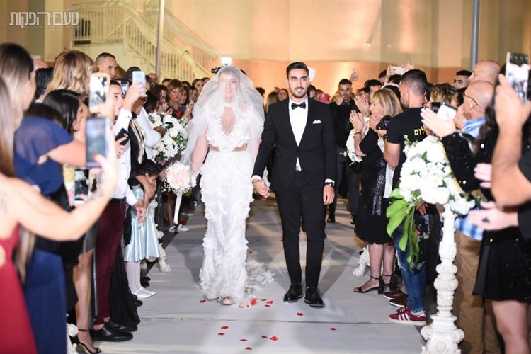 כשהפרפר נופל ברשת: איך גורמים לרודף שמלות להתאהב? 13