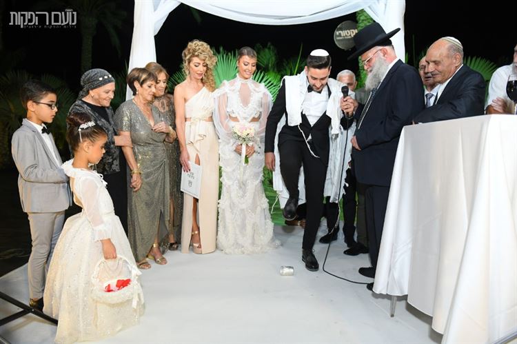 כשהפרפר נופל ברשת: איך גורמים לרודף שמלות להתאהב? 15