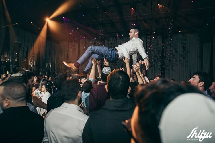 במעמד החופה: הזוג הבא עשה את המחווה הכי מרגשת שתראו 23