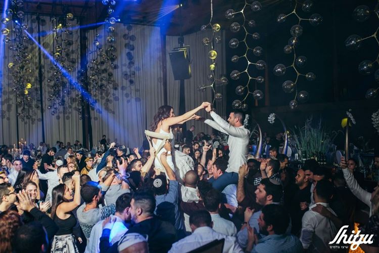 במעמד החופה: הזוג הבא עשה את המחווה הכי מרגשת שתראו 25