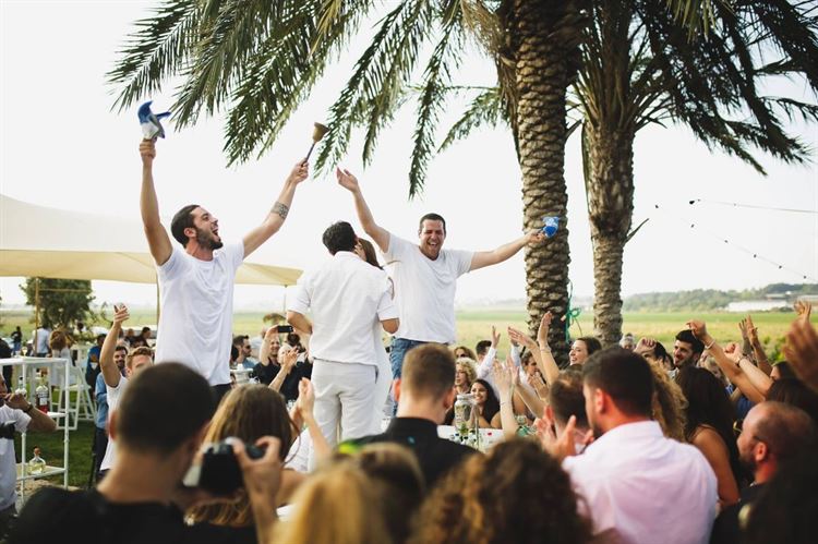 עד קצה הזריחה: סיפור אהבה חוצה יבשות 13