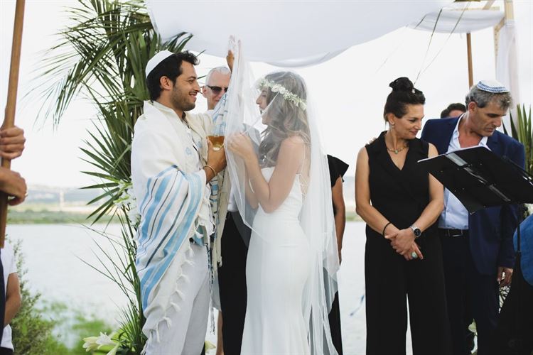 עד קצה הזריחה: סיפור אהבה חוצה יבשות 22