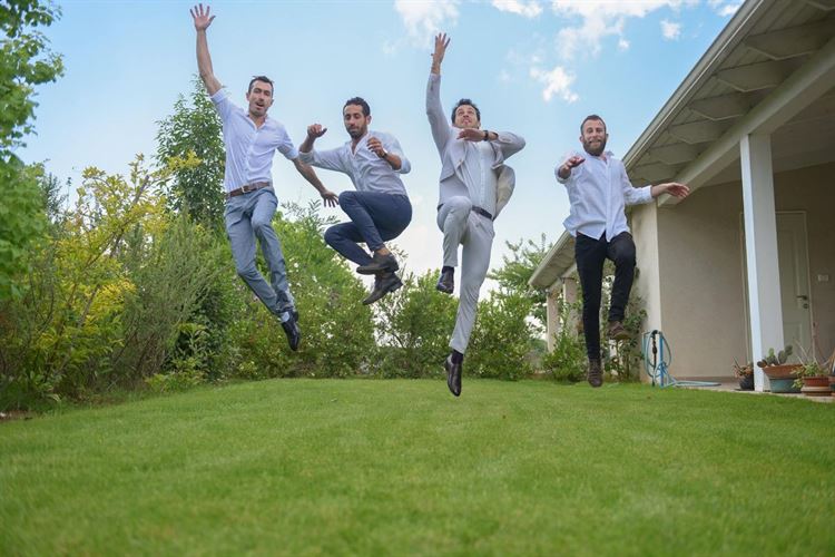 עד קצה הזריחה: סיפור אהבה חוצה יבשות 25