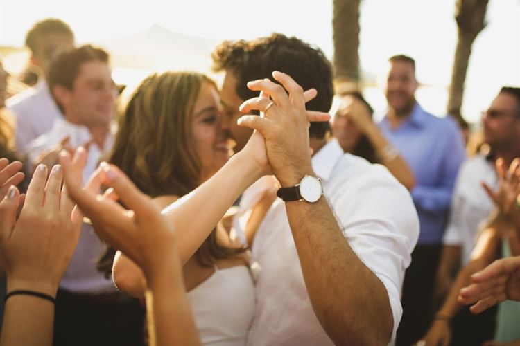 עד קצה הזריחה: סיפור אהבה חוצה יבשות 29