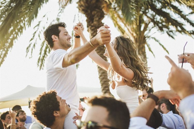 עד קצה הזריחה: סיפור אהבה חוצה יבשות 31