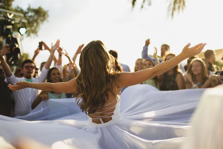 עד קצה הזריחה: סיפור אהבה חוצה יבשות 35