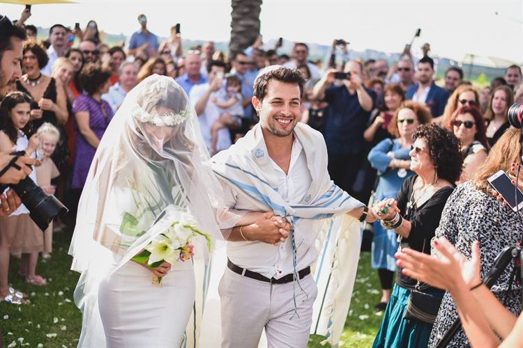 עד קצה הזריחה: סיפור אהבה חוצה יבשות 20