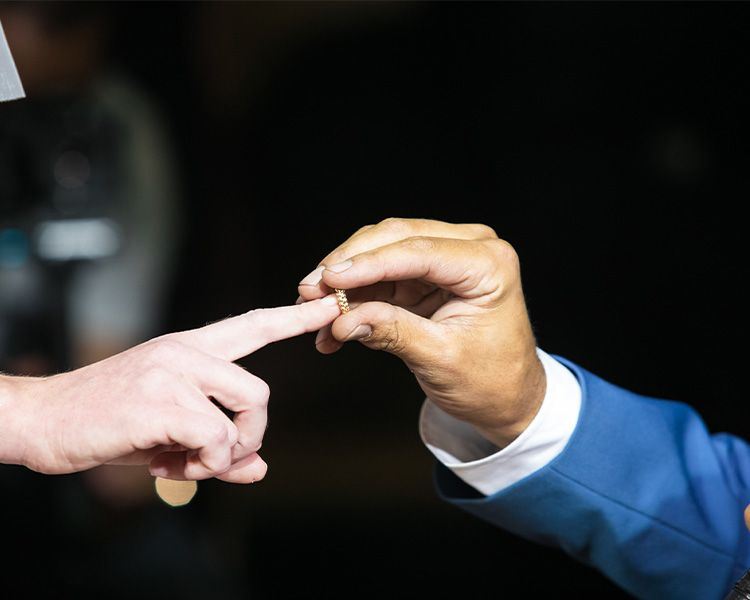 אופס: בקבוק השמפניה שהרס את ההצעה 18