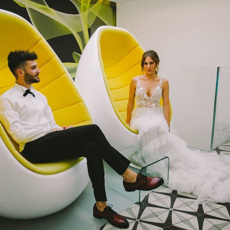 מאוהבים עם טאץ' צהוב (צילום: עדי פהר)