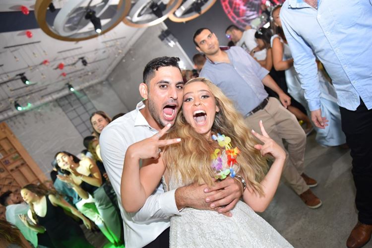 החתן שניבא את העתיד כבר בגיל התיכון 21