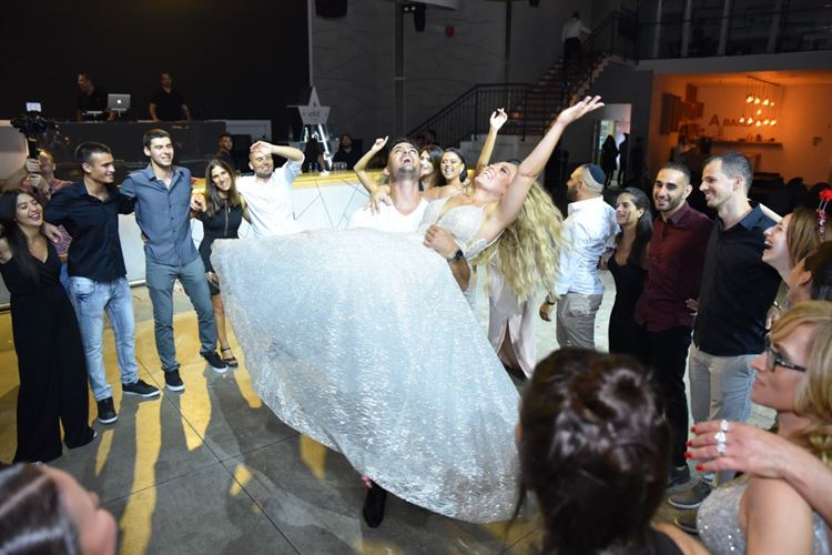 החתן שניבא את העתיד כבר בגיל התיכון 23