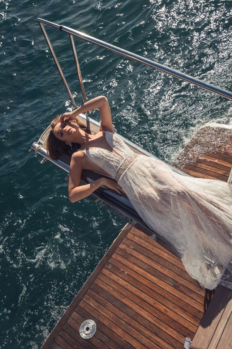 ואל שמלתך תשוקתך: דימיטריוס דליה בקטלוג 2019 7