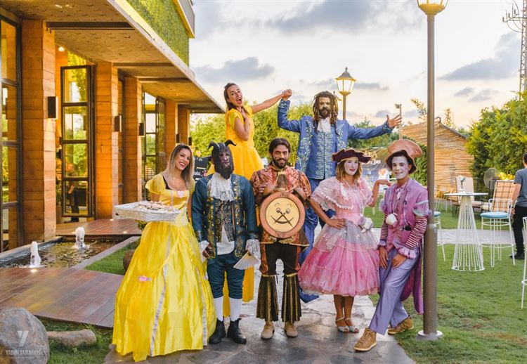 כשהדמויות מתעוררות לחיים: חתונה בהשראת היפה והחיה (צילום: ירין טרנוס)