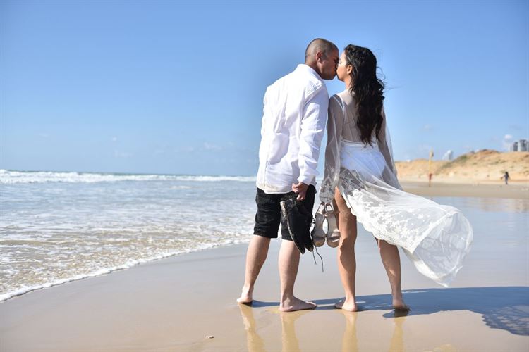 מה הדבר המרגש שעשתה הכלה הבאה בחתונתה? 8