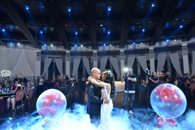 מה הדבר המרגש שעשתה הכלה הבאה בחתונתה? 4