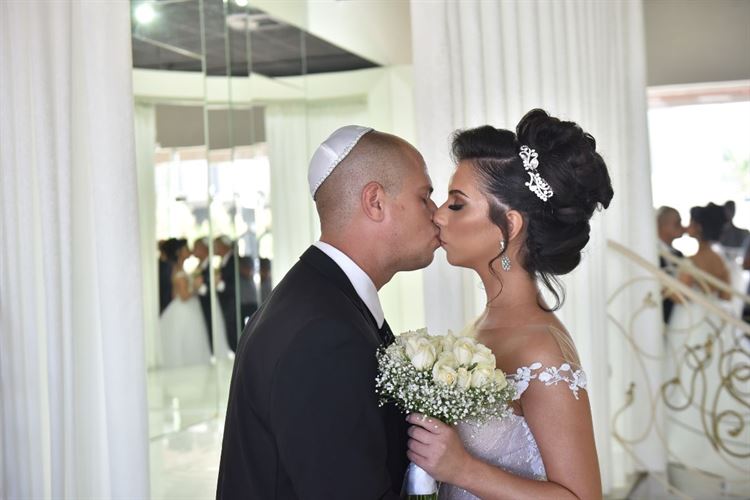 מה הדבר המרגש שעשתה הכלה הבאה בחתונתה? 2