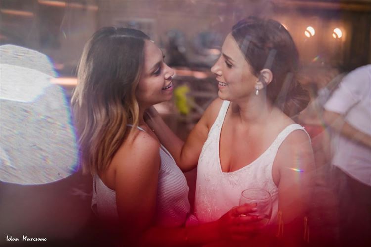 סיכוי לאהבה: כשהחברים הכי טובים הופכים לחתן וכלה 22